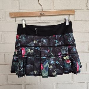 Lululemon Pace Setter Skort, Size 4, Jungle Multi